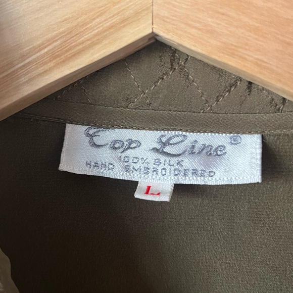 Women's 100% Silk Hand Embroidered Quilted Olive Green Button Down Blouse size L - Picture 3 of 14